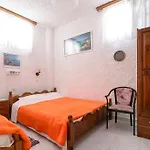 Hotel Porto Perissa (Santorini)
