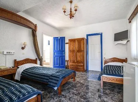 Otel Porto Perissa (Santorini)