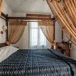 Hotel Porto Perissa (Santorini)