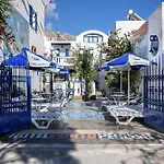 Hotel Porto Perissa (Santorini)