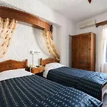 Hotel Porto Perissa (Santorini)
