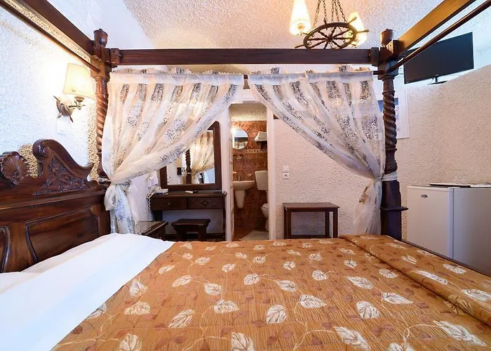 Porto Hotel Perissa (Santorini)