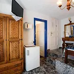 Hotell Porto Perissa (Santorini)