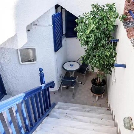 Porto 3* Perissa (Santorini)