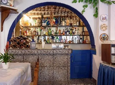 Hotel Porto Perissa (Santorini)