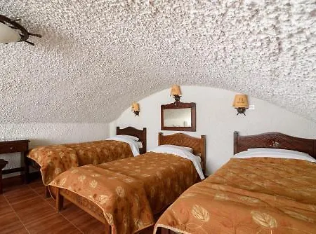 Porto 3* Perissa (Santorini)