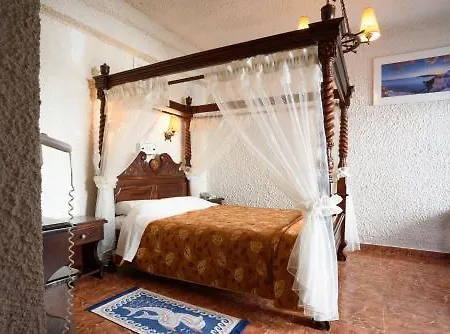 Porto Perissa (Santorini)