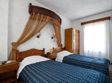 Hotel Porto Perissa (Santorini)