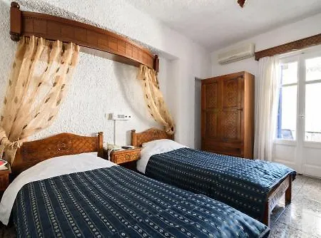 Hotel Porto Perissa (Santorini)