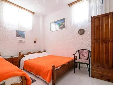 Hotel Porto Perissa (Santorini)