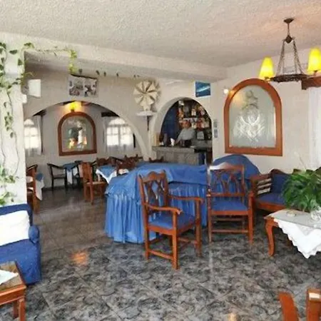 Porto Perissa (Santorini)