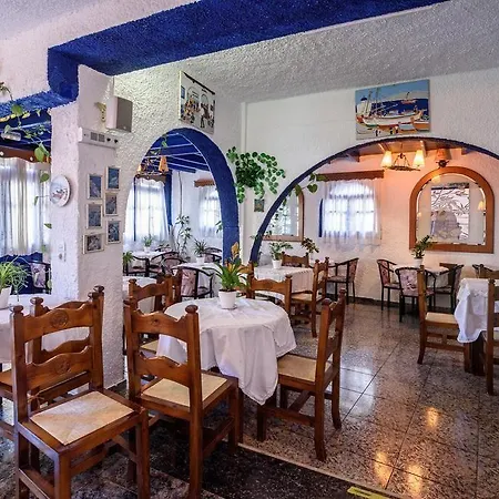 Otel Porto Perissa (Santorini)