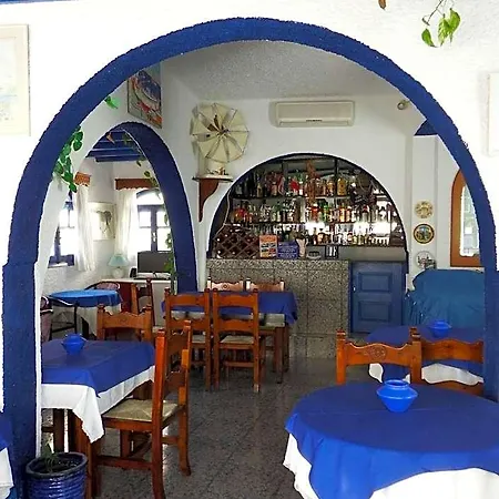 Porto Perissa (Santorini)