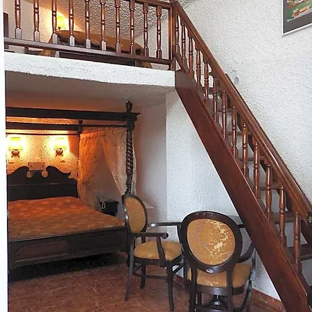 Porto Perissa (Santorini)