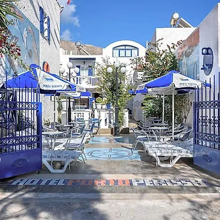 Hotel Porto Perissa (Santorini)