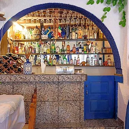 Hotel Porto Perissa (Santorini)