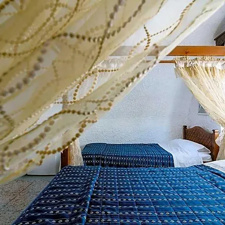 Porto Hotel Perissa (Santorini)