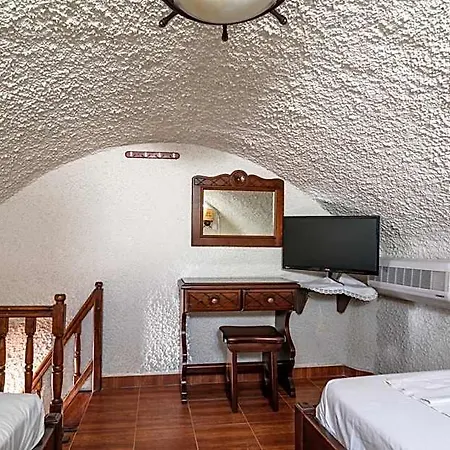 Porto Perissa (Santorini)