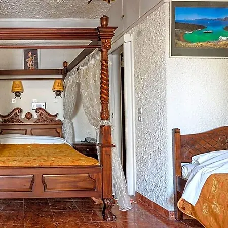 Porto Perissa (Santorini)