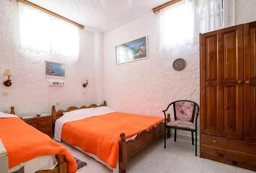 Hotel Porto Perissa (Santorini)