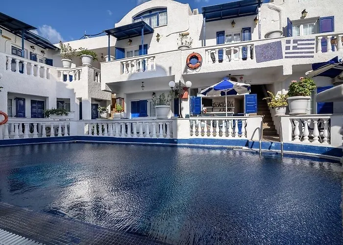 Porto Perissa (Santorini)