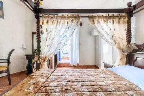 Porto Perissa (Santorini)